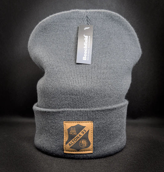 BEANIE MIT ALTONA 93 KUNSTLEDER PATCH - shop.altona93.de